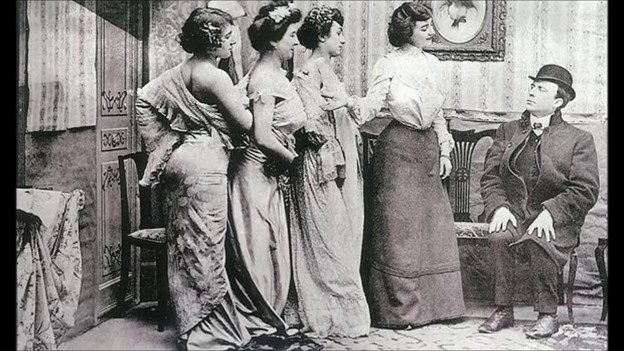 Как пришли нехорошие большевики и закрыли публичные дома