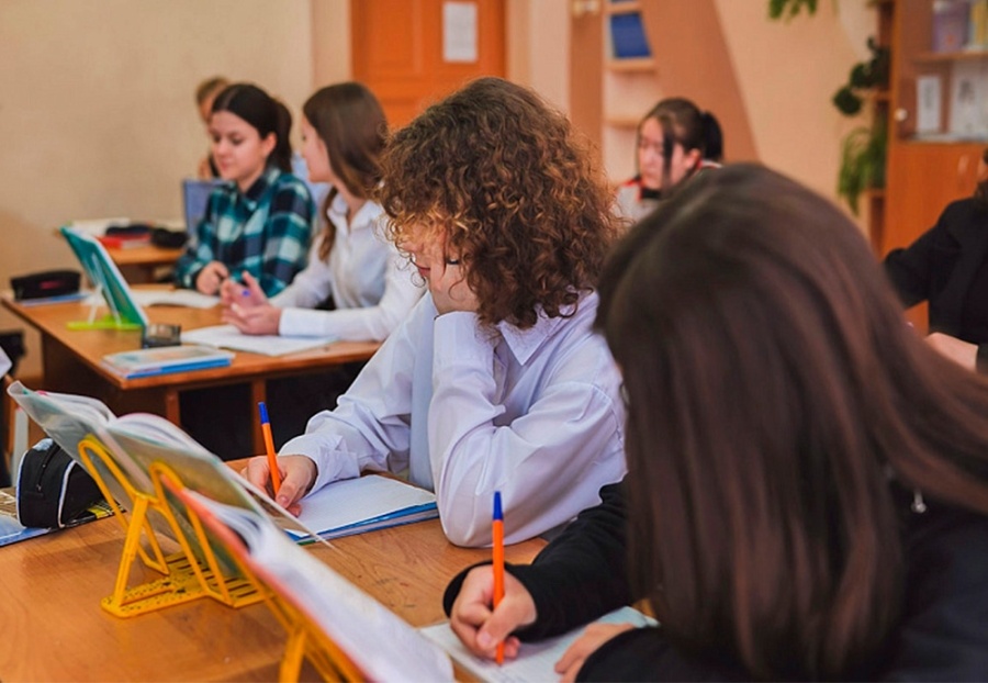     Реальная жизнь vs учебник: Минобразования проверит, как учащиеся применяют знания