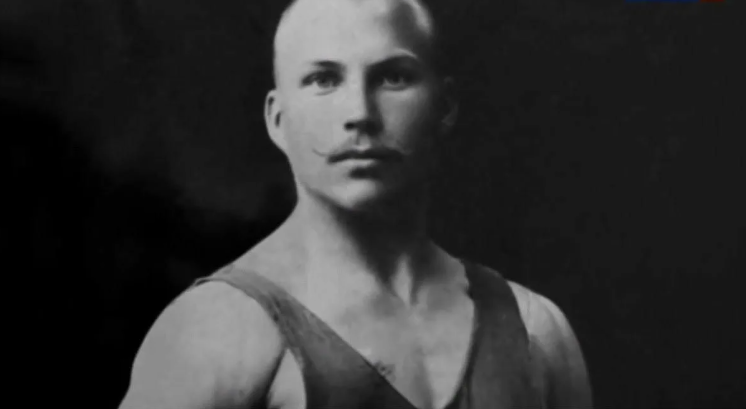 Редкое фото молодого Засса