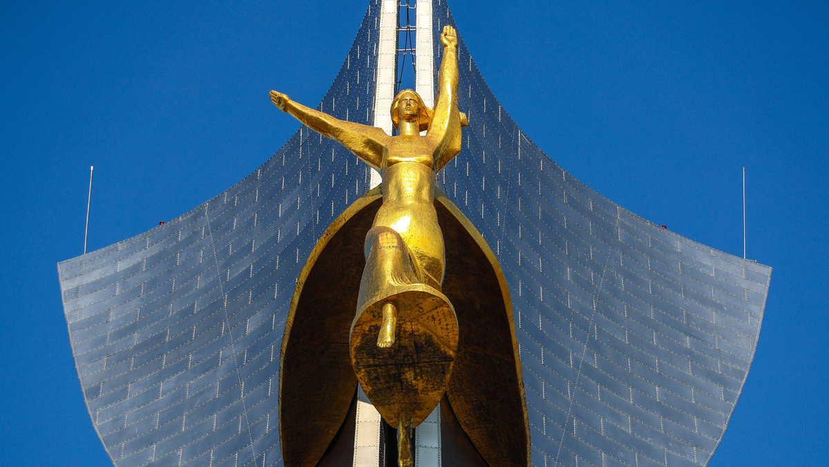    "Стела «Освободителям Ростова» на Театральной площади. Эрик Романенко/ТАСС"