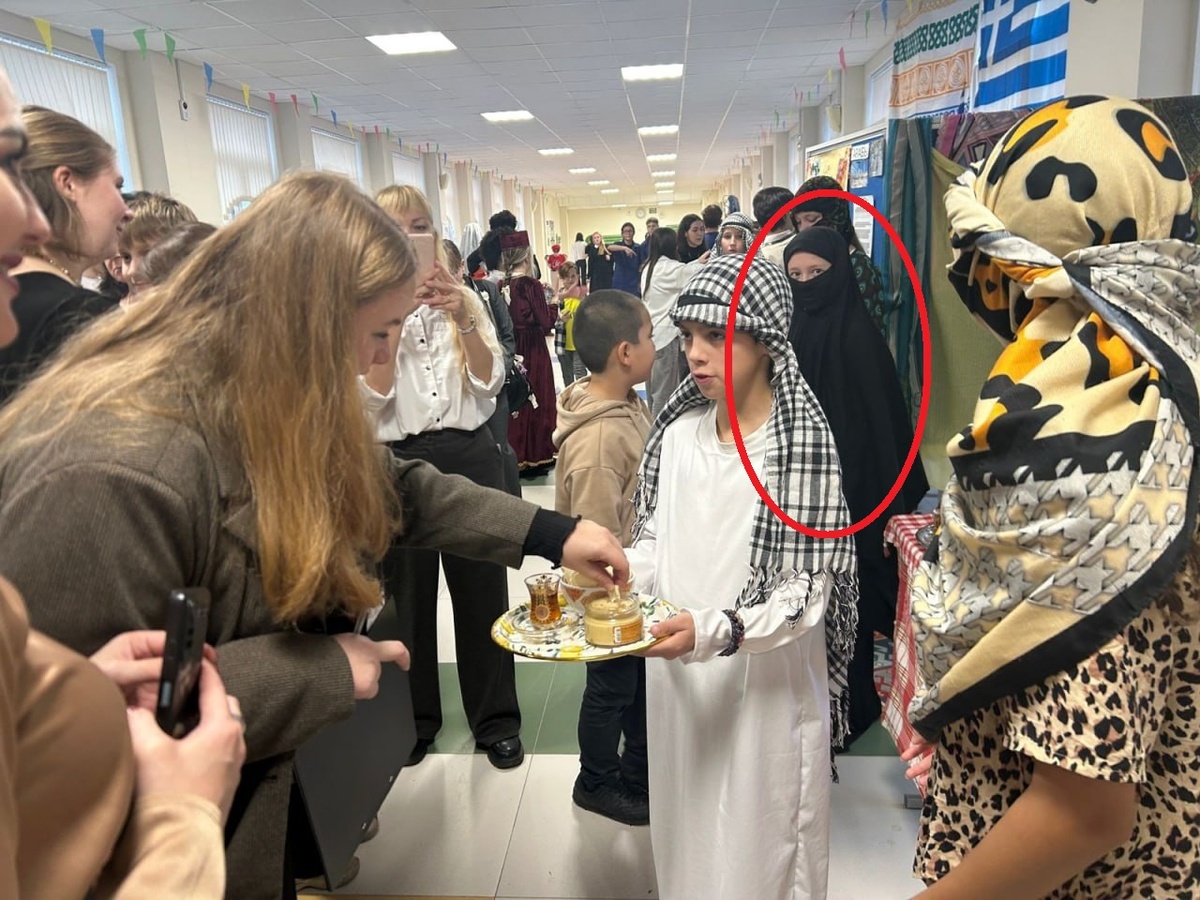 Фото со страницы Кудровской СОШ № 3 в ВКонтакте