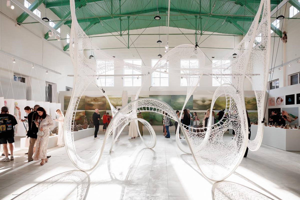 Выставка Первой Международной биеннале экологического искусства в здании Мытного рынка