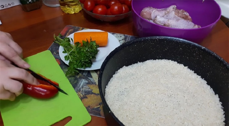 Курица с рисом в духовке — идеальный ужин без хлопот 