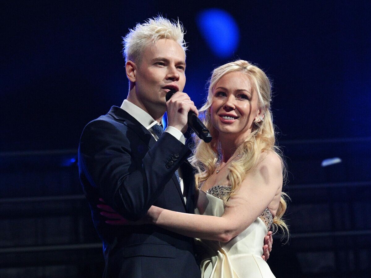    Певец SHAMAN и Екатерина Мизулина на сольном концерте "Ты моя 2025" в Москве© РИА Новости / Рамиль Ситдиков