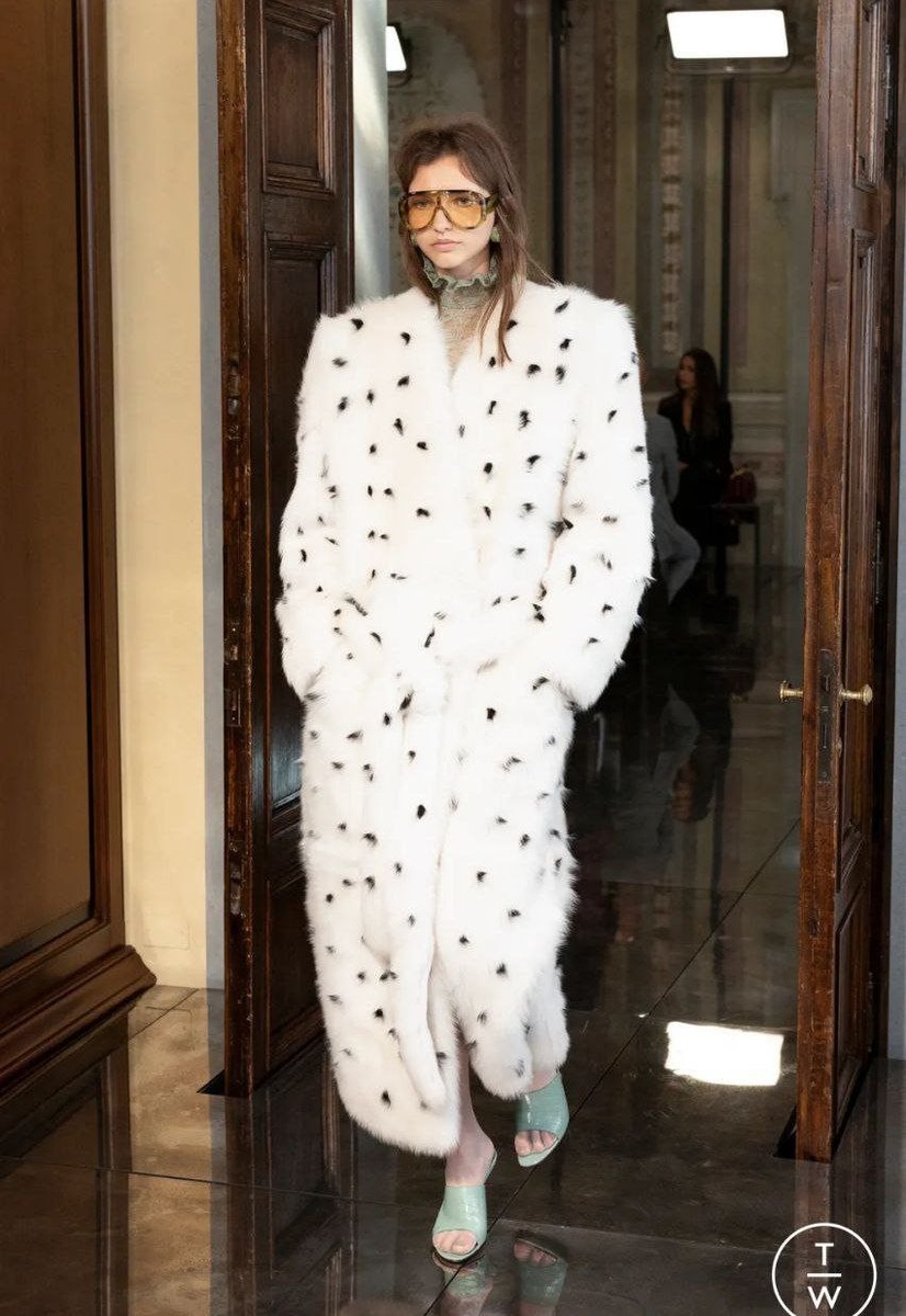 Листайте галерею