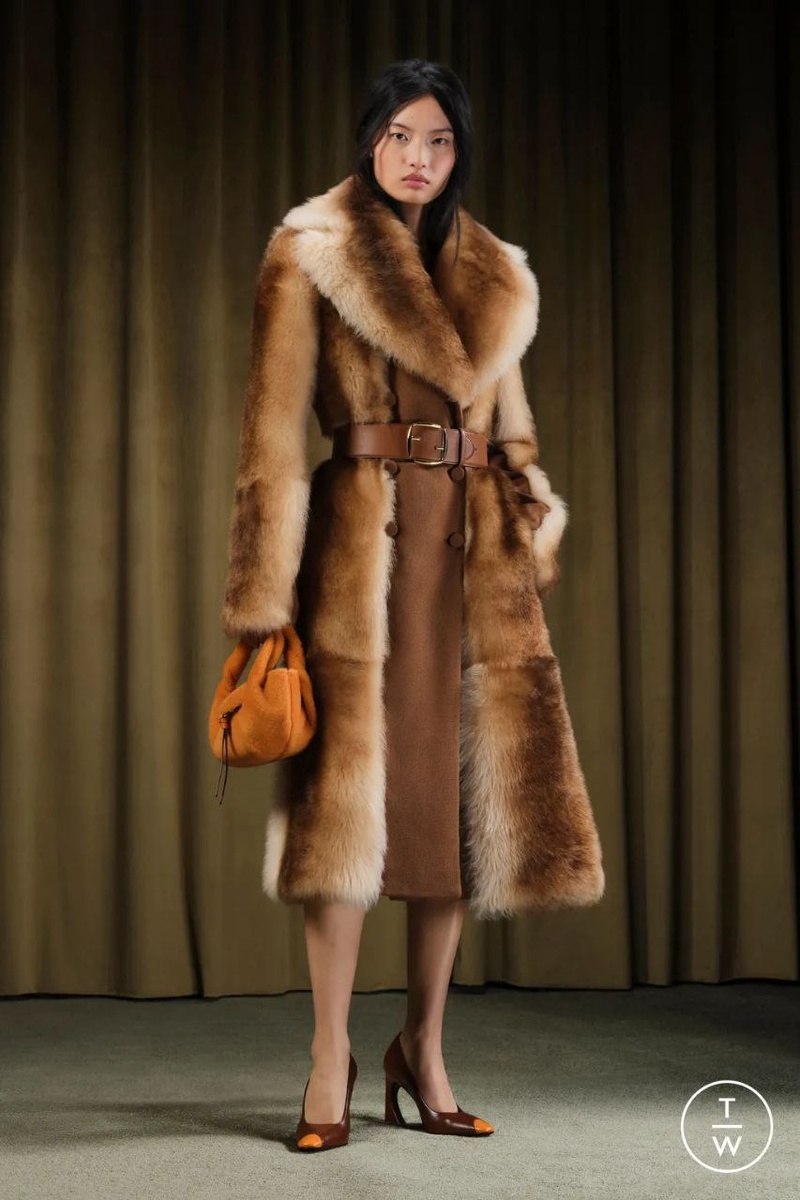 Листайте галерею