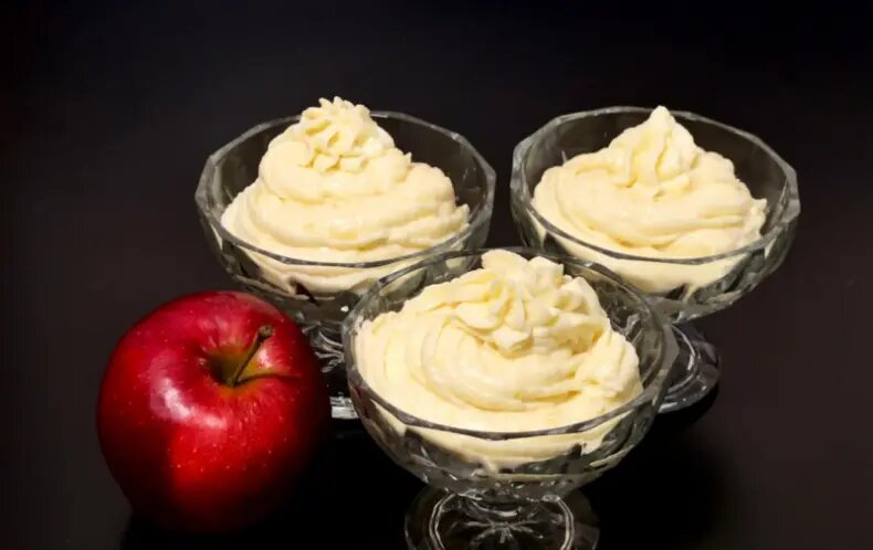 Идеальный яблочный крем : нежный десерт для семейного чаепития