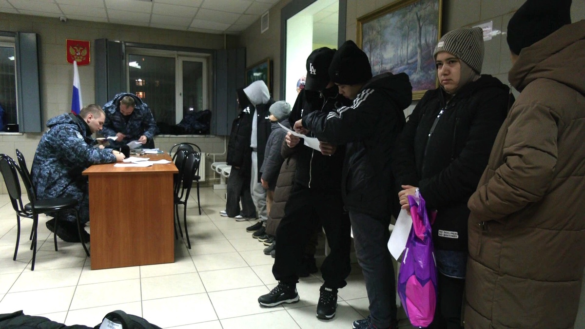    Около 1000 мигрантов с начала года отправлены из Югры за пределы Российской Федерации