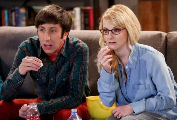 Говард и Бернадетт смотрят кино