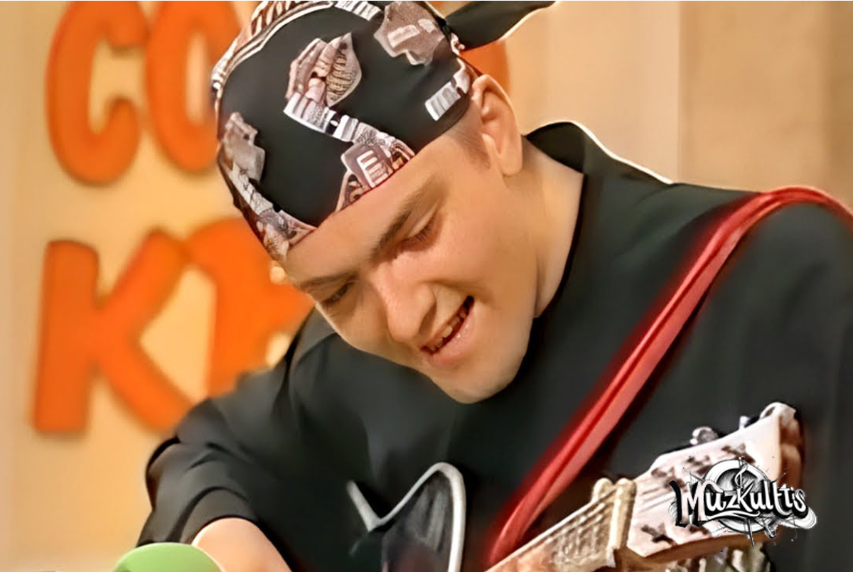 Ну вот такой он был в КВН - это не говоря про "вечного Стинга" )))