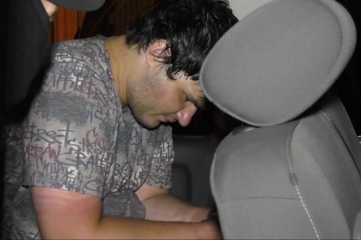    Завербовали через игру.