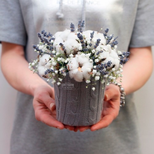Букет с хлопком, лавандой и гипсофилой