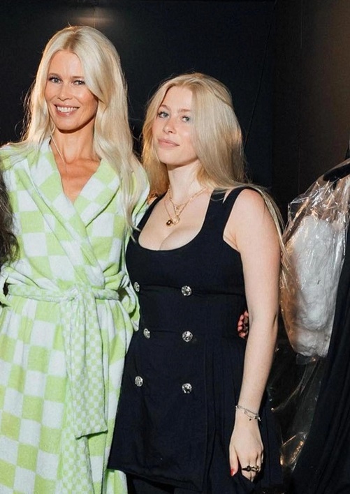 Клементина Де Вер Драммонд с мамой