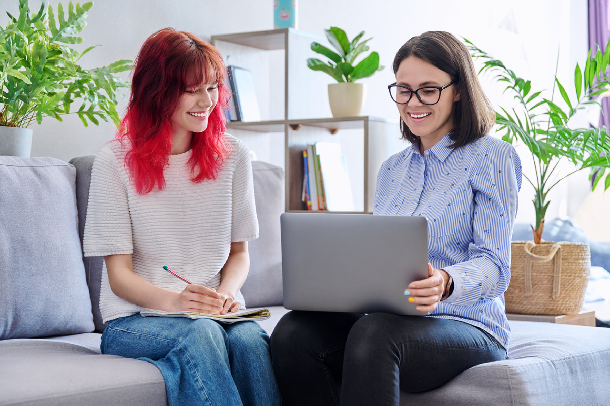Готовиться к поступлению лучше заранее, а не ждать, пока выпускник сдаст ЕГЭ.
