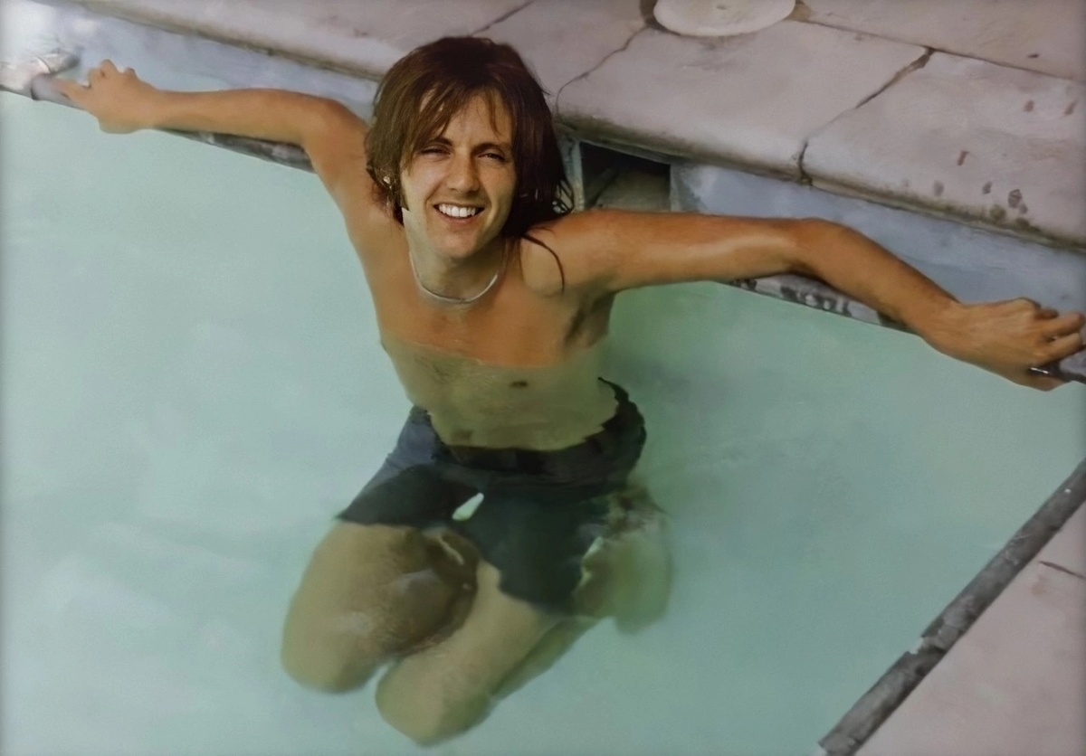 Роджер Тейлор во время отпуска на Гавайях