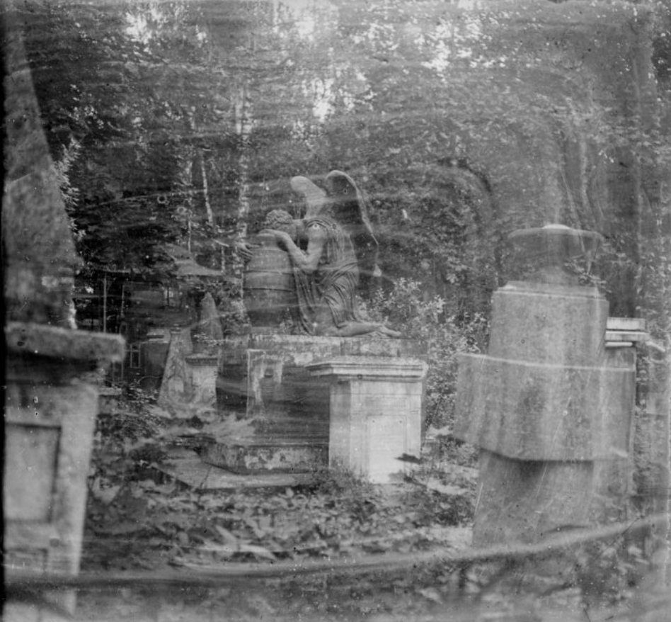 Губарев А.А. Некрополь Донского монастыря. Надгробный памятник Анне Петровне Кожуховой (Трубецкой). 27 июня 1924 г.