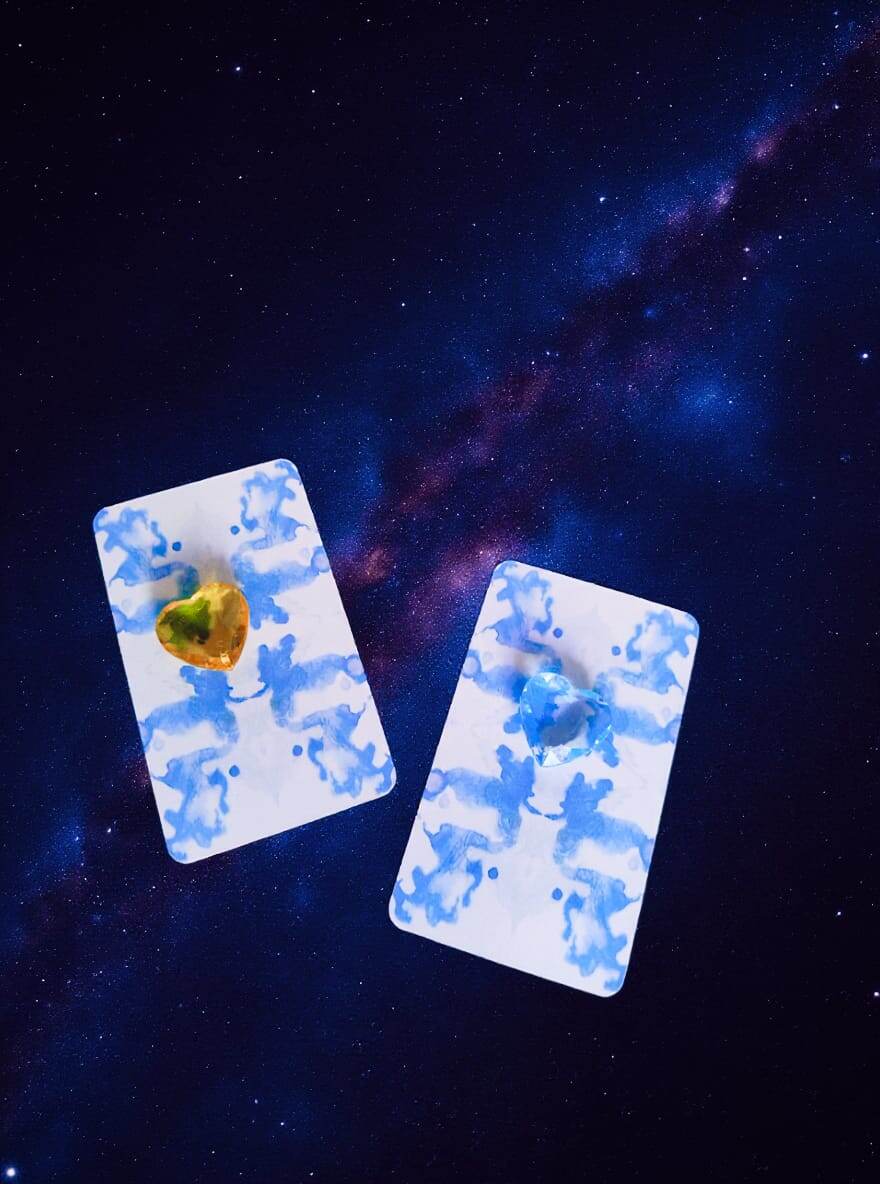 НЕОБХОДИМО СОСРЕДОТОЧИТЬСЯ И ВЫБРАТЬ СВОЮ КАРТУ