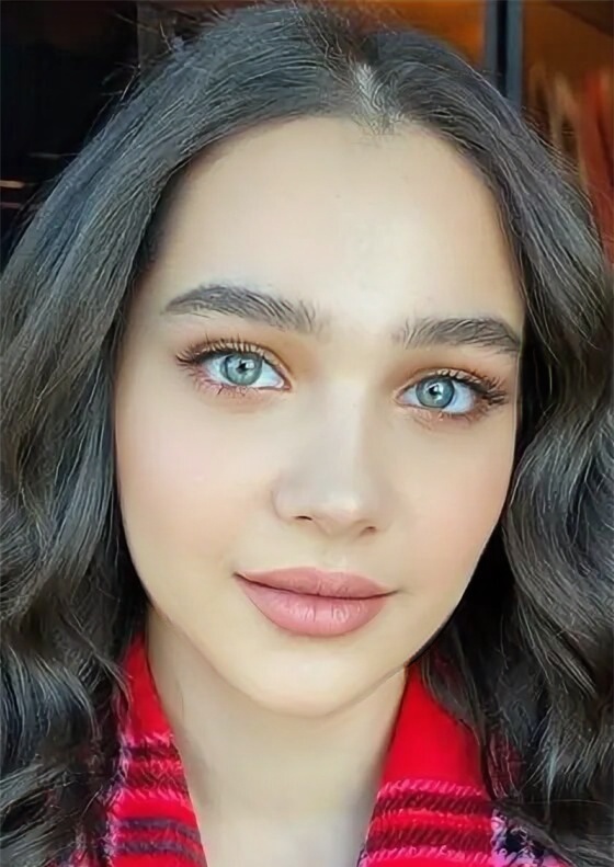 - Ты красивый, с тобой мне интересно