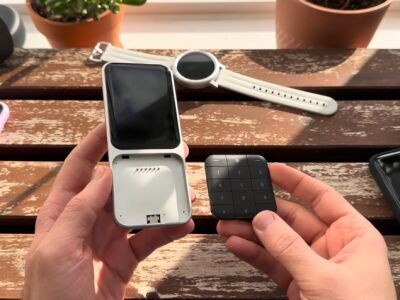    Кнопочный смартфон Sidephone со сменной клавиатурой получил дату премьеры