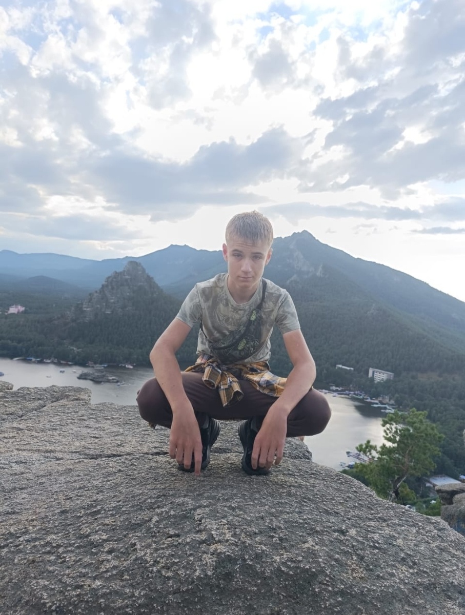 Егор Деревянко 