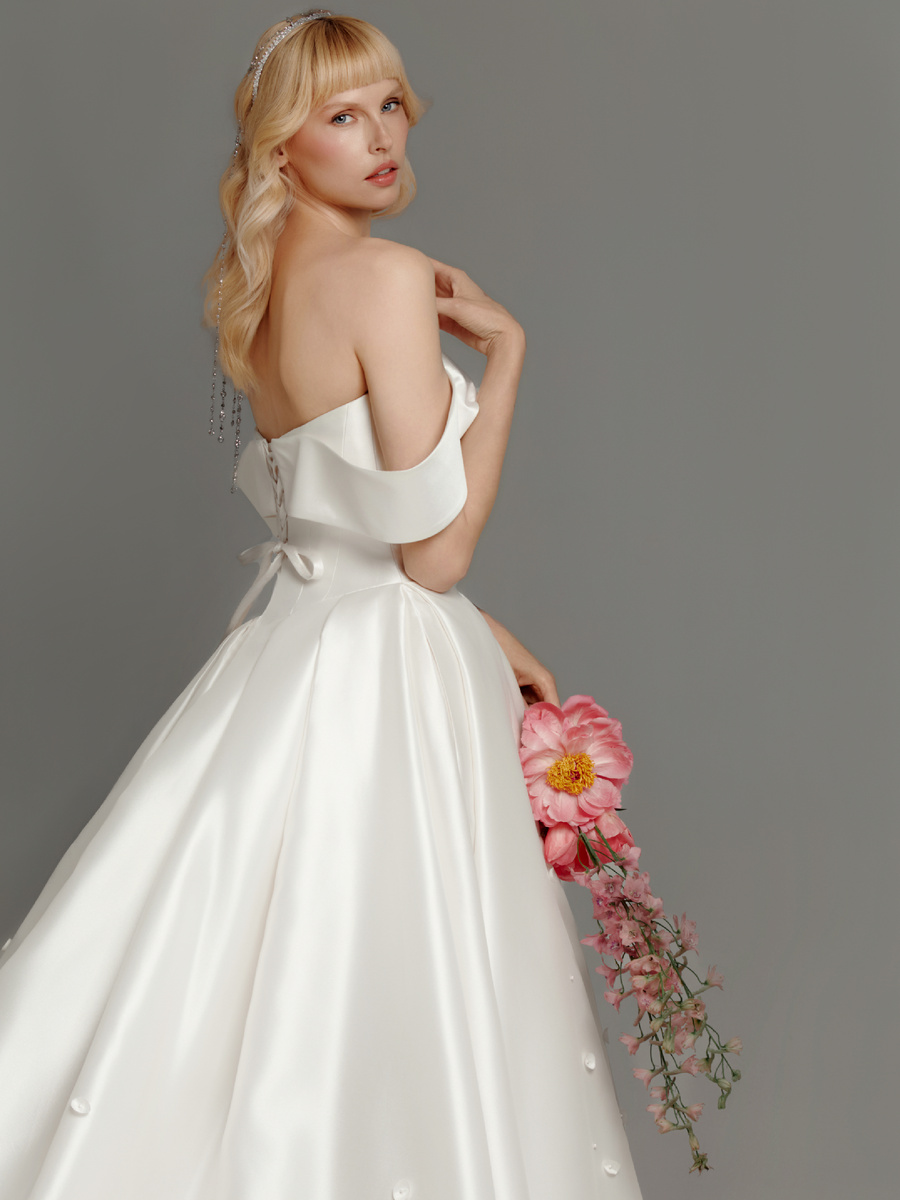 Vanilla atelier wedding dress