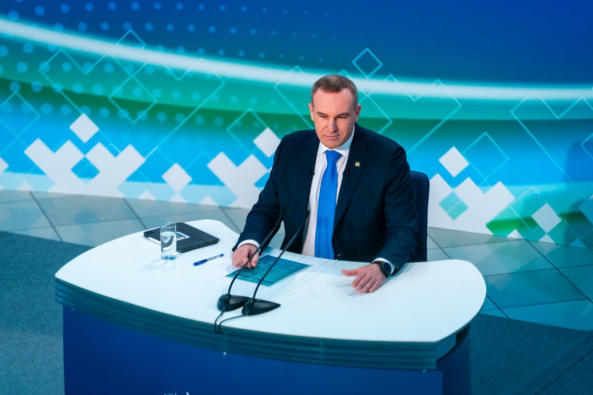    Губернатор Югры рассказал о мерах по поддержке региональной экономики и нефтяного сектора в условиях международных санкций