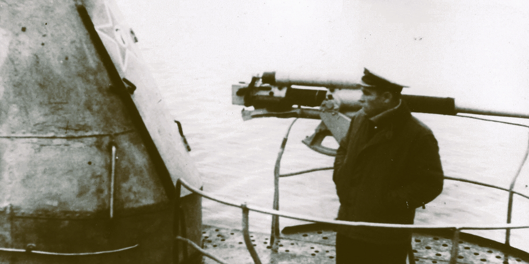 Старшина испугался и решил сдать подлодку со всем экипажем врагу! Но командир действовал решительно