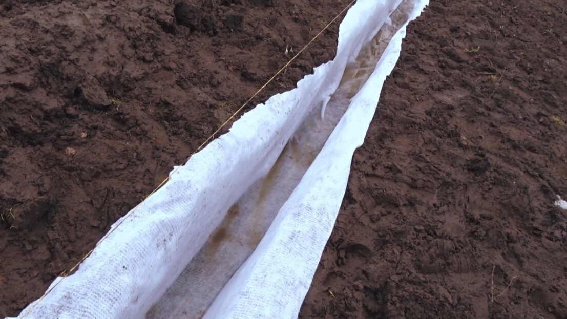 Дренажные канавки решили проблему застоя воды