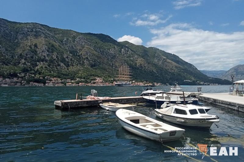    Вид за залив в Которе, Черногория