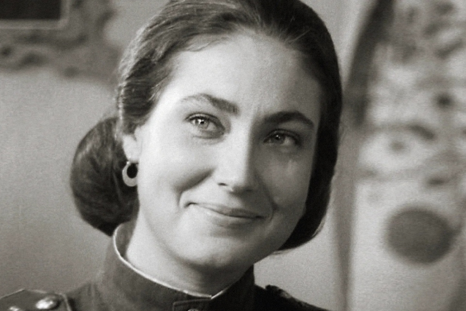 Ольга Матешко в фильме "В бой идут одни старики" 