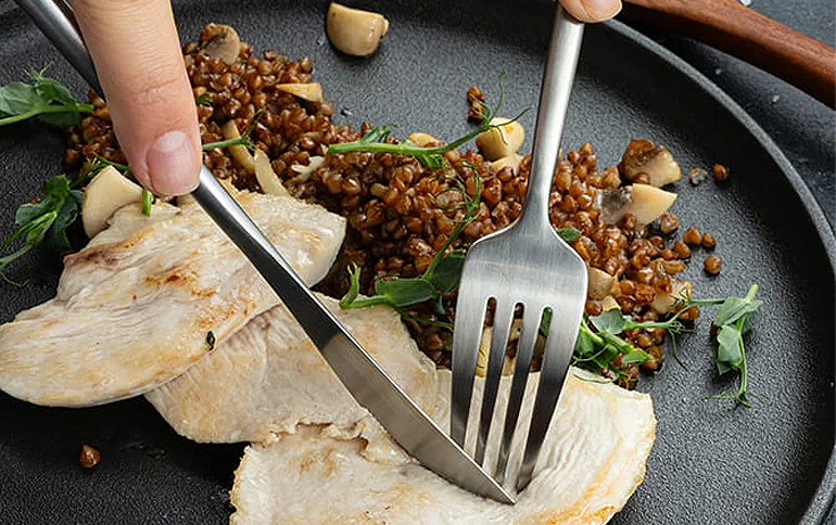 Гречка, какой вы ее не знали: 7 ресторанных техник и решений, превращающих крупу в гастрономический шедевр / Изображение: AlphaChef