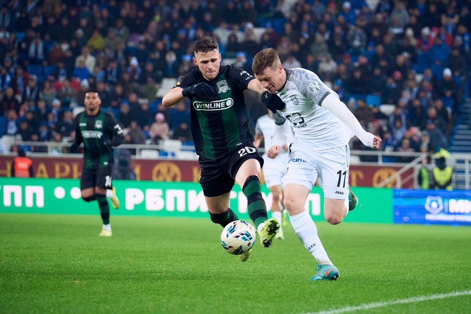    После матча с действующим чемпионом (на фото) балтийцам теперь предстоит сыграть с соперником из нижней части турнирной таблицы. Дмитрий КРЕМЕР