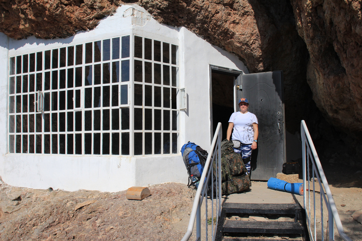 Возле кельи Святого Стефана Сурожского в Кизилташском монастыре