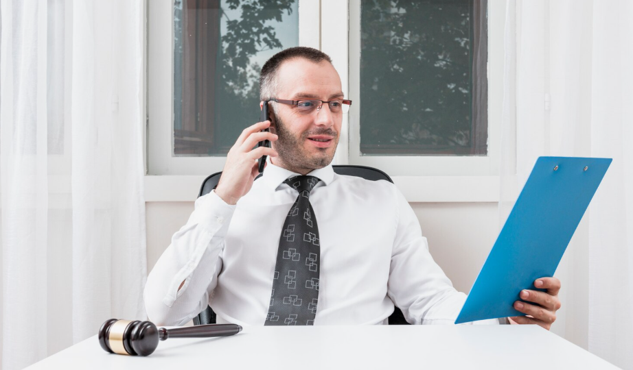 Учителя, вы устали и уже не тянете? Чиновники придумали, как вам отдохнуть за ваш счет. Меньше часов - больше бедности.