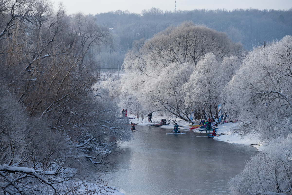 Зимний заплыв на сапбордах Зы-зы-зы по Истре