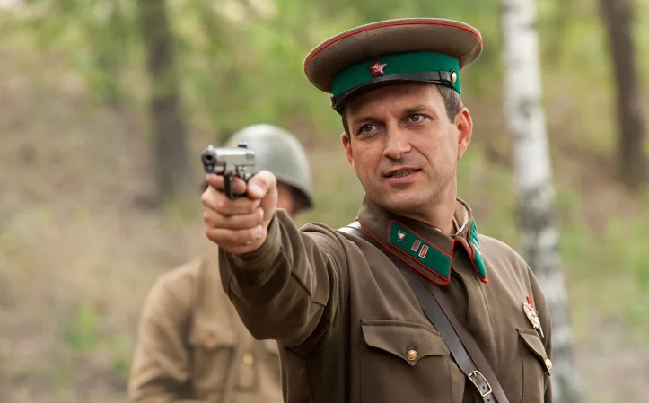 Фрагмент из сериала "По законам военного времени"