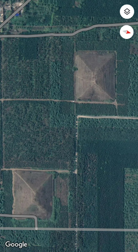 Пирамиды в провинции Шэньси. Источник: https://pikabu.ru/story/mesta_na_google_maps_chast_37_7010736