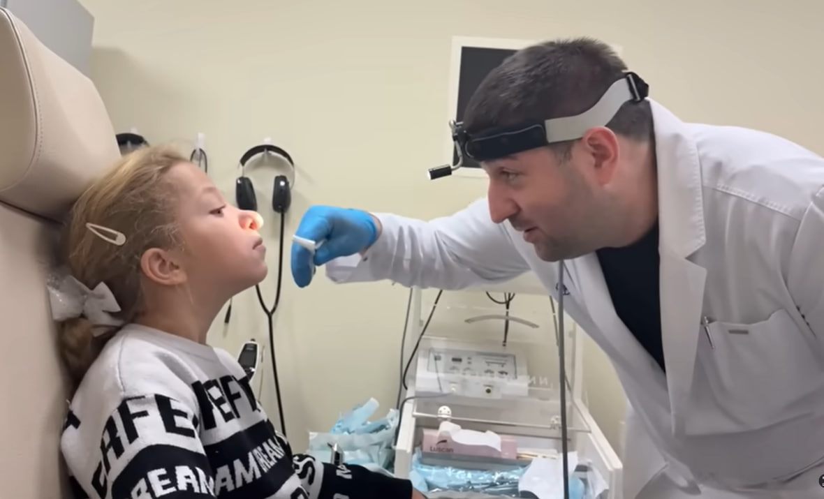 Фото: скрин видео с YouTube-канала «Вася на сене»
