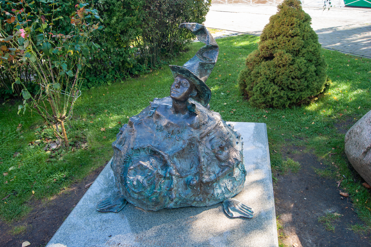 Скульптура "Мечтатель".