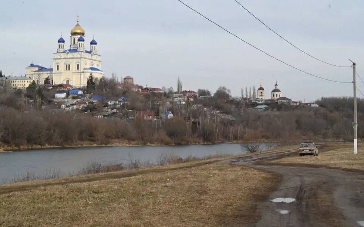    Экс-начальник МКУ в Ельце подозревается в превышении полномочий и подлоге при благоустройстве набережной Быстрой Сосны Фото набережной из телеграм-канала администрации Ельца