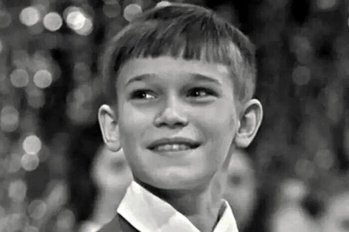 Сережа Парамонов легко прошел отбор в хор.