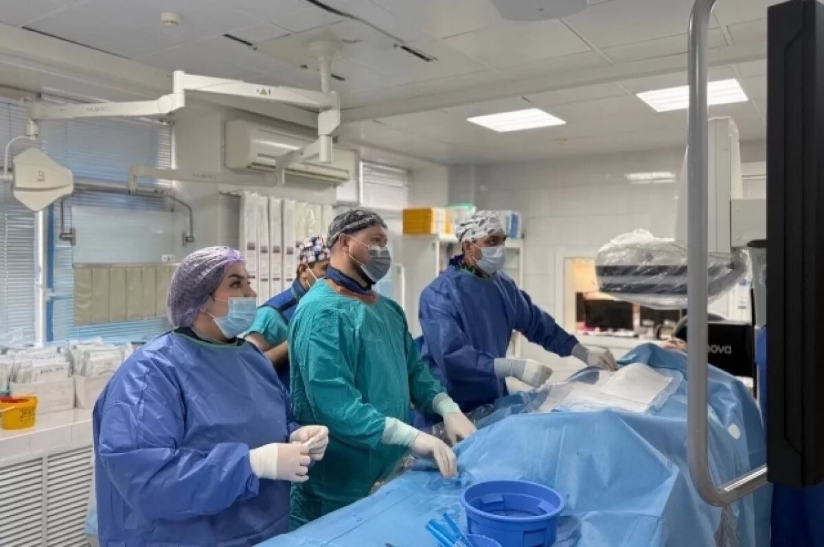    Тюменские врачи провели уникальную операцию и спасли 13-летнего подростка