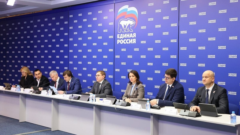    Совещание провёл секретарь Генсовета «Единой России» Владимир Якушев Фото: Пресс-служба Ставропольского регионального отделения партии «Единая Россия»