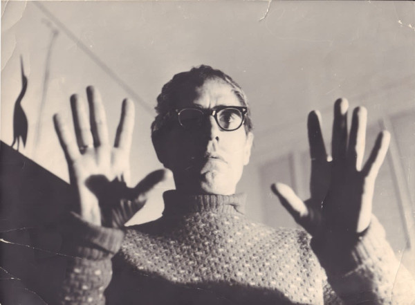 Холин Игорь Сергеевич и птица (журавль, аист, цапля)