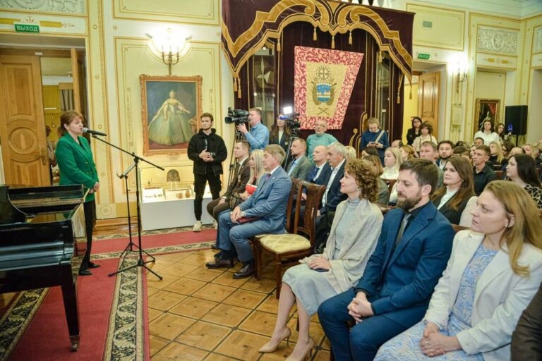    В Оренбуржье наградили лучших сотрудников музеев Оренбуржье