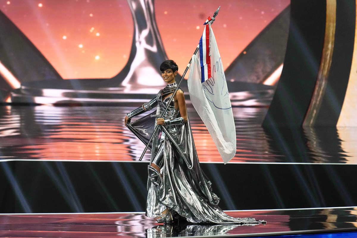   Мисс Франция Ева Гиллес 
Sakchai Lalit / AP