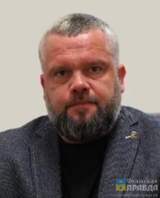 Председатель комитета потребительского рынка и бытового обслуживания Кирилл Лобачёв📷    Иск в суд и проверка фактов клеветы: мэрия Волжского прокомментировала ситуацию на кладбищах
