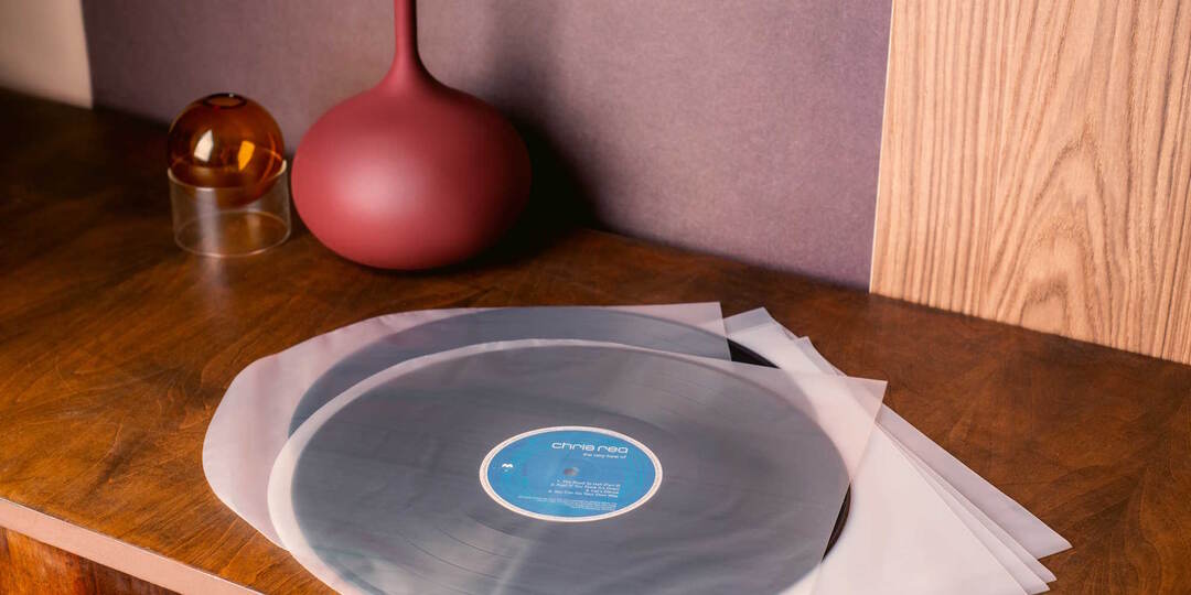 Как ухаживать за винилом: от повседневной чистки до глубокой мойки