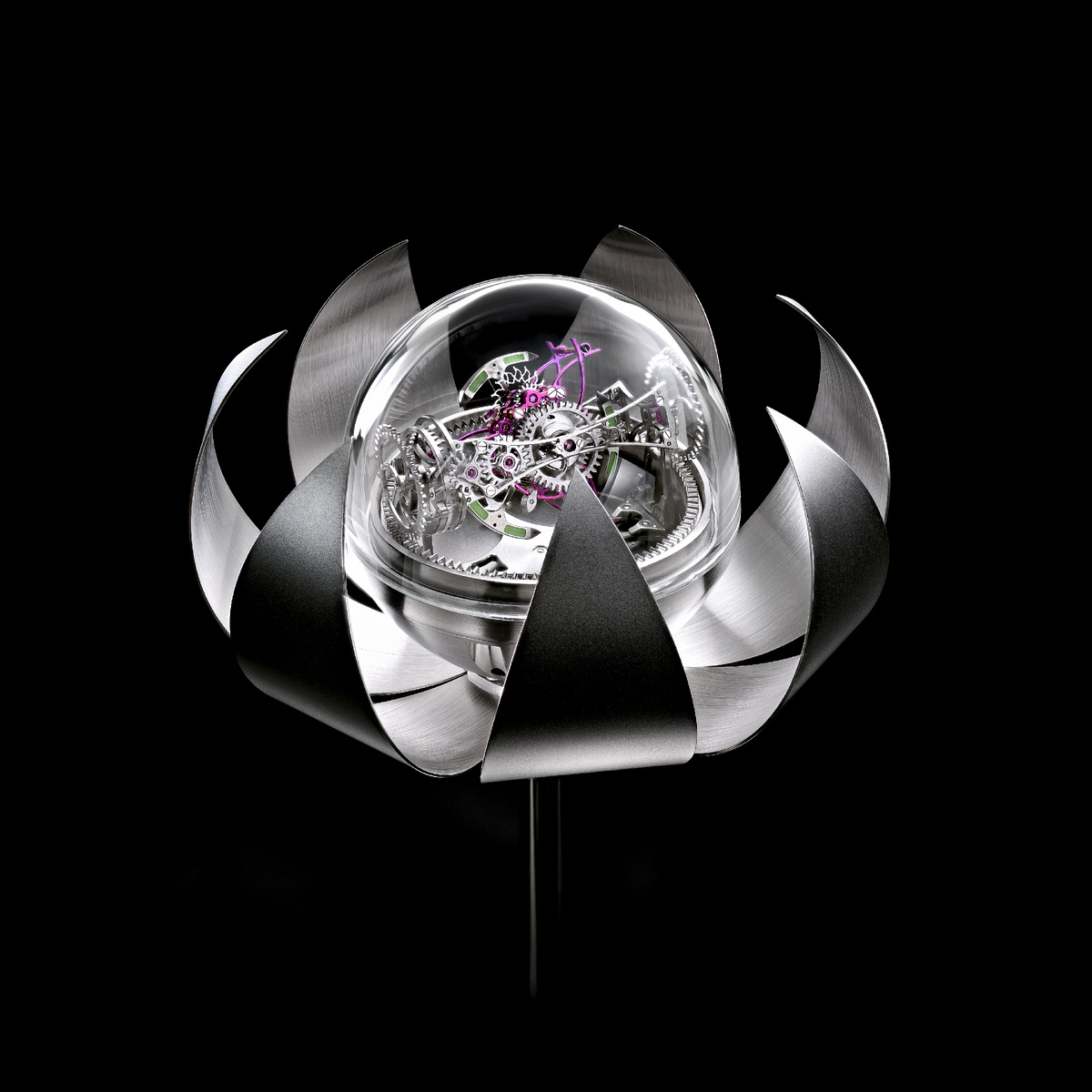 Трехосный турбийон в часах Lotus