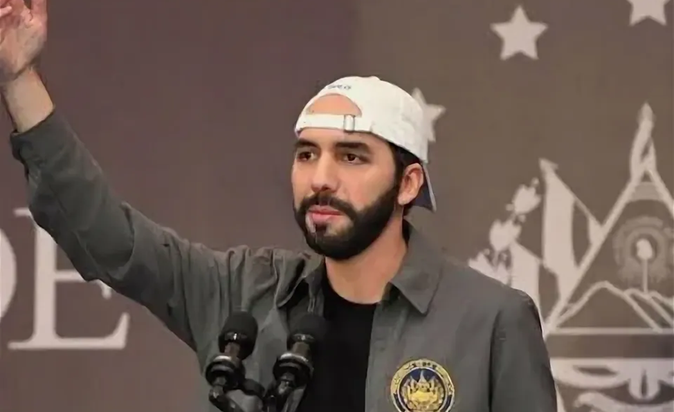 Молодой сальвадорец Букеле стал знаменосцем правых Латинской Америки